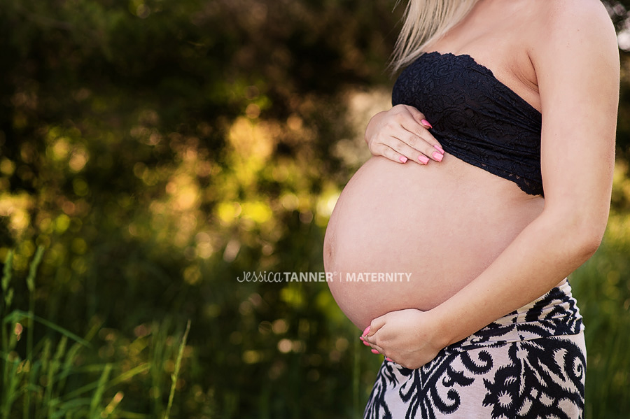 maternity photographer in Lilburn GA